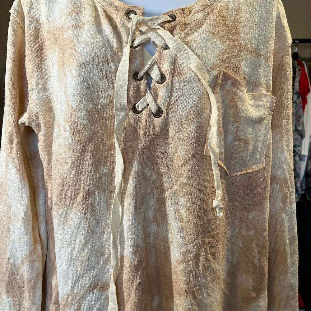 SOLD 

Women's Tie-Dye Lace-Up Blouse Cream Long Sleeve Size S